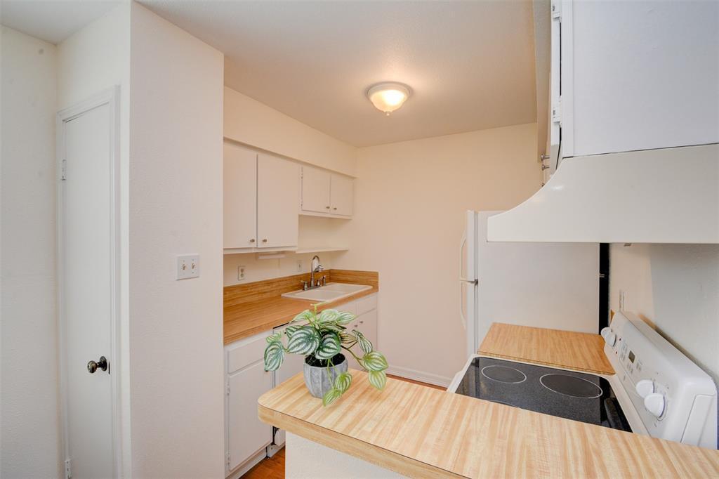 Building Photo - 5550 N Braeswood Blvd