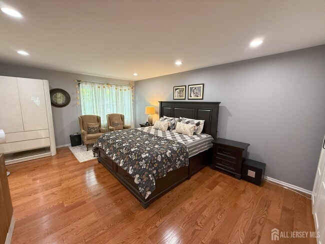 Building Photo - 37 Dorchester Dr