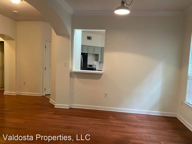 Building Photo - 2502B Jerry Jones Dr