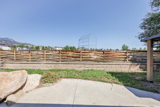 Building Photo - $3,650 - 4 Bed, 4 Bath Home with 4 Car Gar...