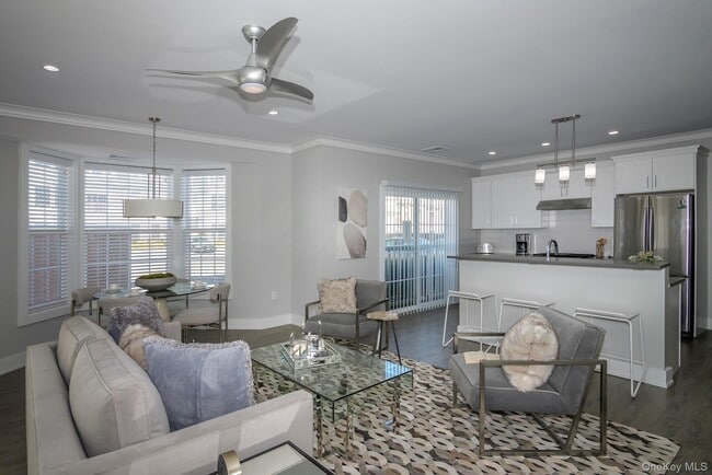 Building Photo - 75 Circle Dr