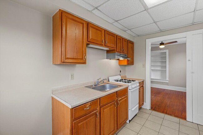 Building Photo - 329 E Union St