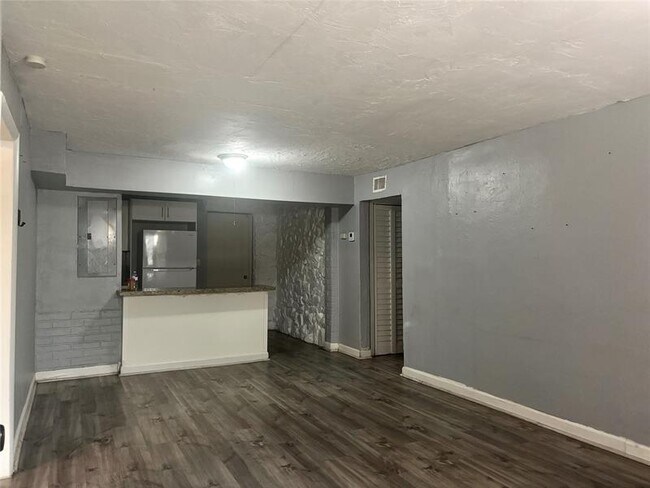 Building Photo - 1025 NW 8th St
