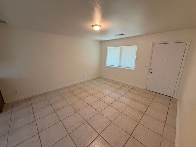 Building Photo - 246 W Belleview Ave