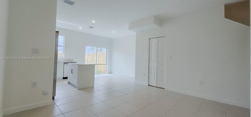 Building Photo - 25450 SW 137th Ave