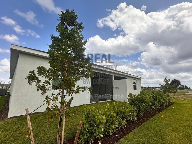 Building Photo - 20503 Hazelnut Ct S