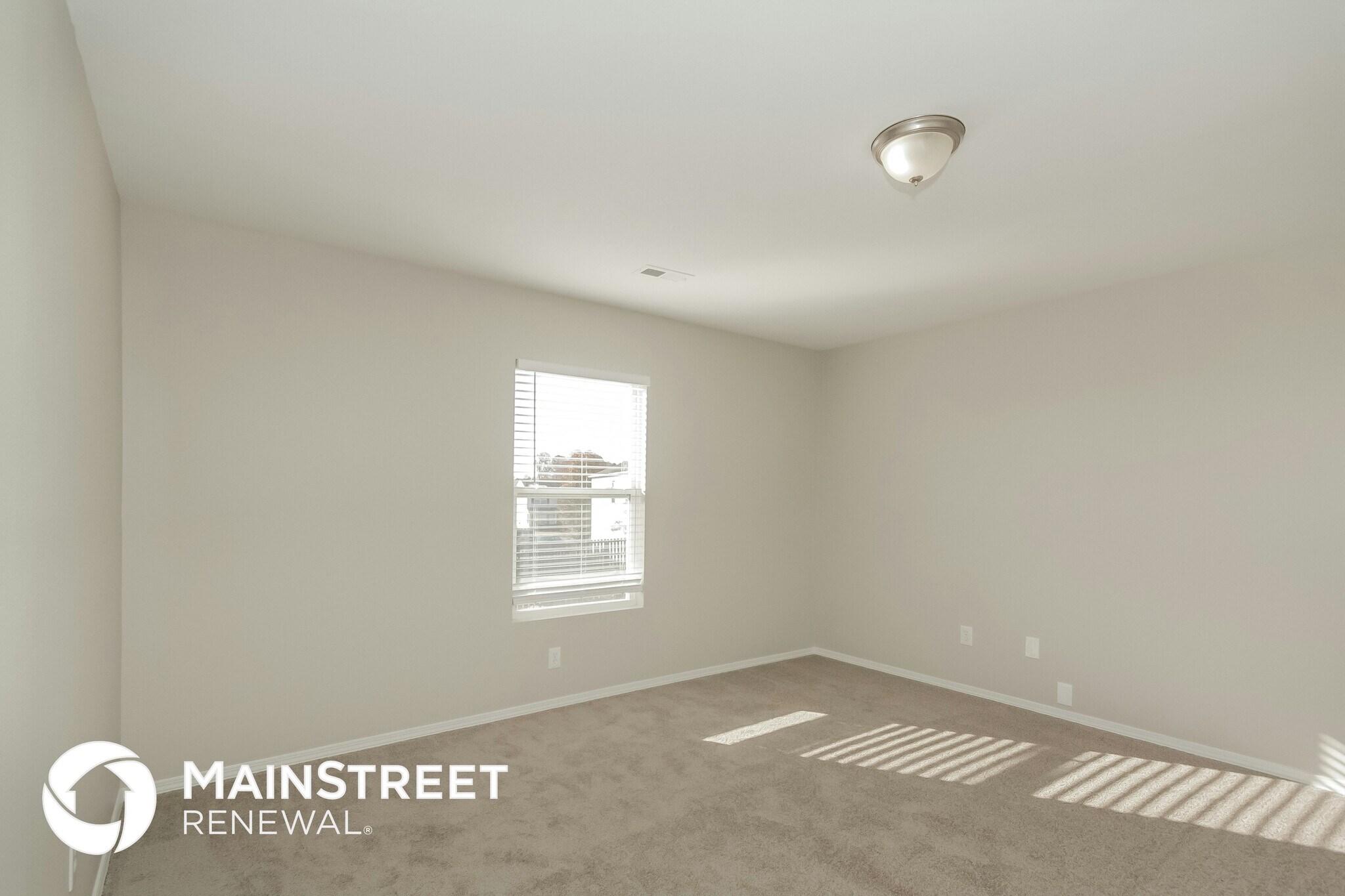 Building Photo - 11023 Thousand Oaks Dr