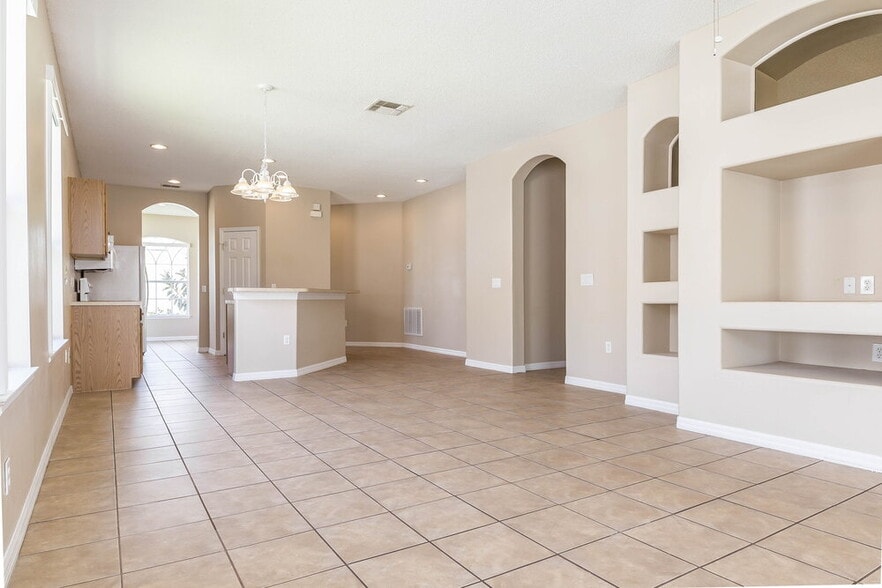 Building Photo - 1342 Sun Meadow Dr