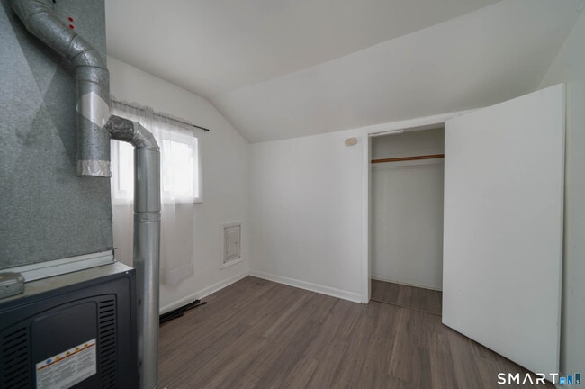 Building Photo - 10C Crouch Rd