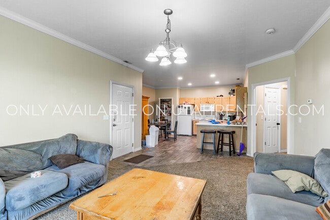 Building Photo - 331 Belmont Pl