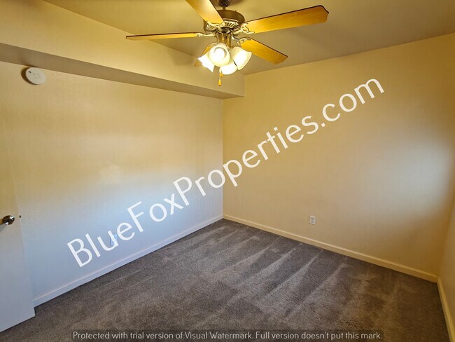 Building Photo - 3357 N Country Club Rd