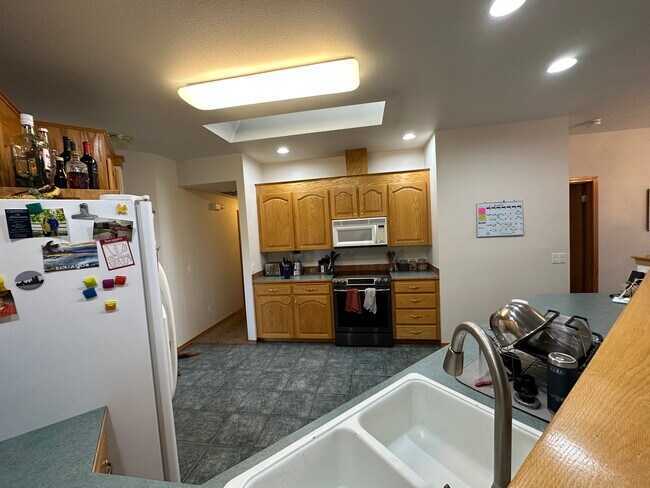 Kitchen - 401 S 82nd Ave