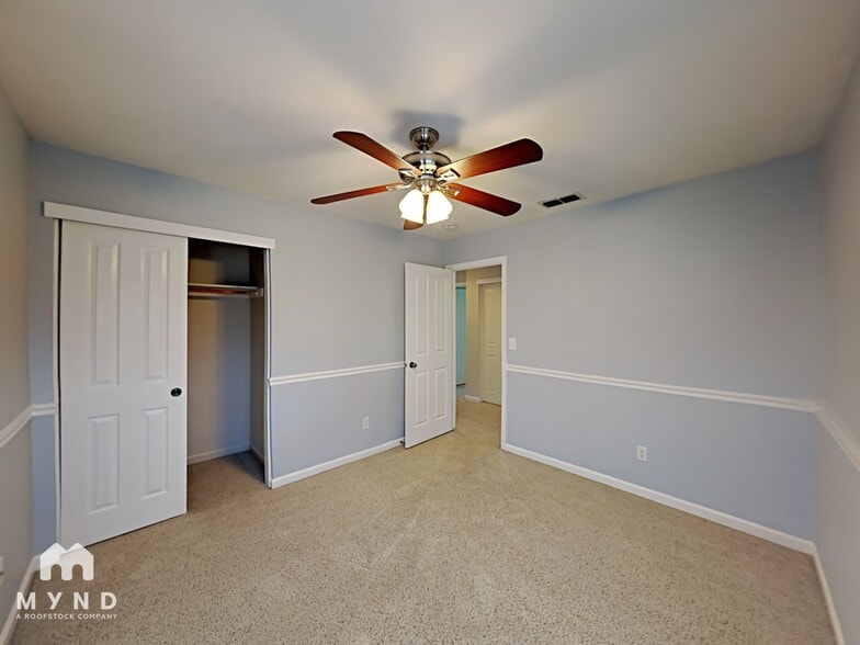 Building Photo - 398 Metro Ln