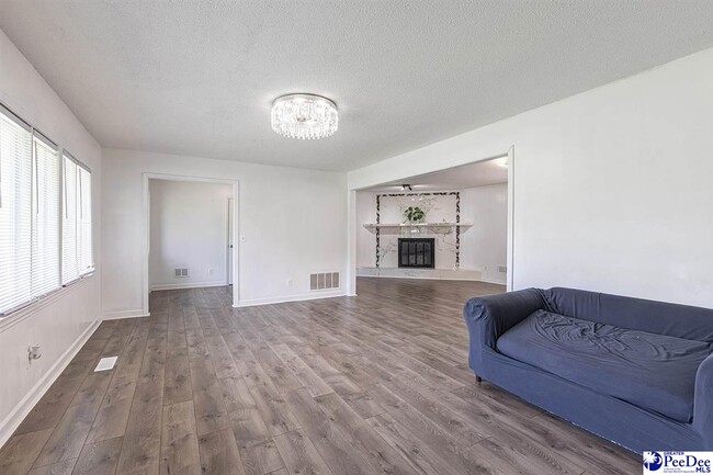 Building Photo - 2318 W Heron Dr