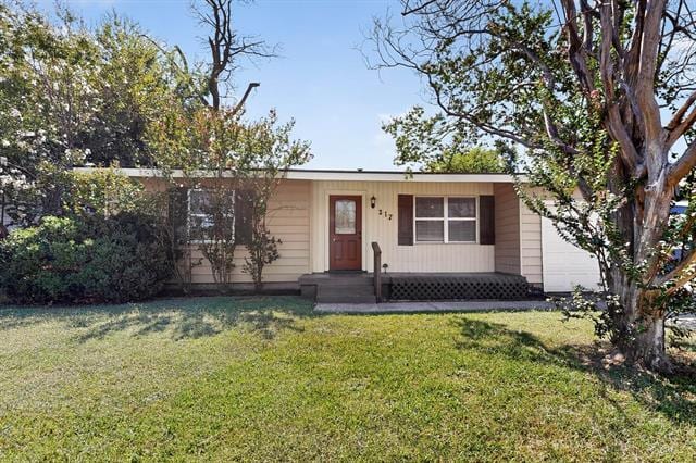 Building Photo - 317 W Pecan St