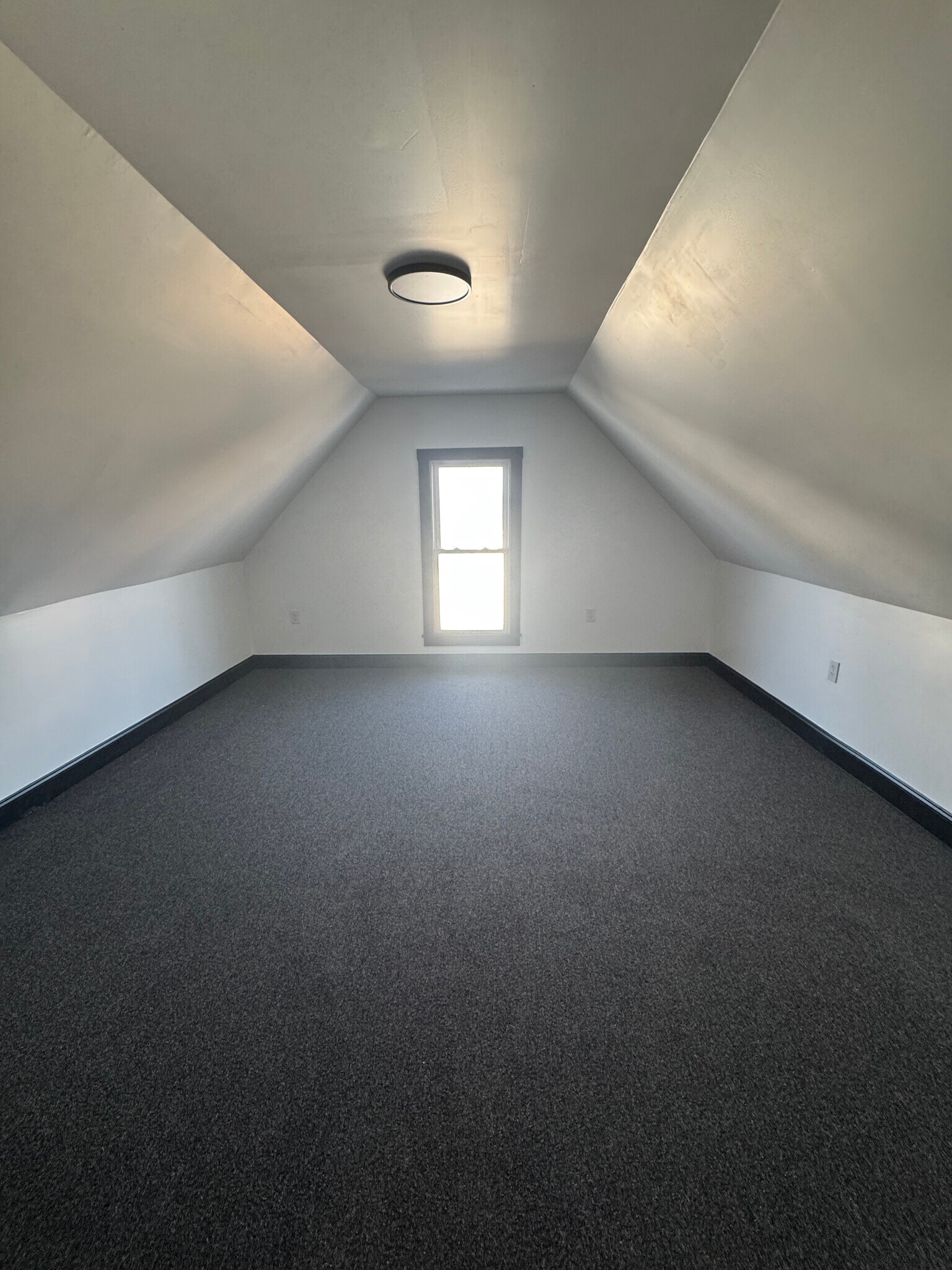 Building Photo - 234 E 16th Ave