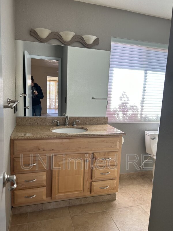 Building Photo - 2805 Cisco Dr N