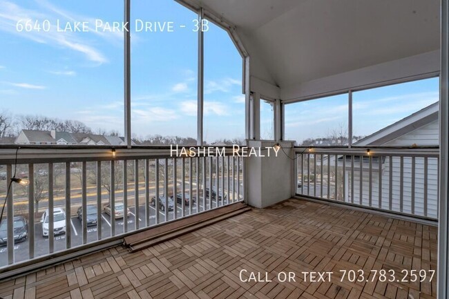 Building Photo - 6640 Lake Park Dr