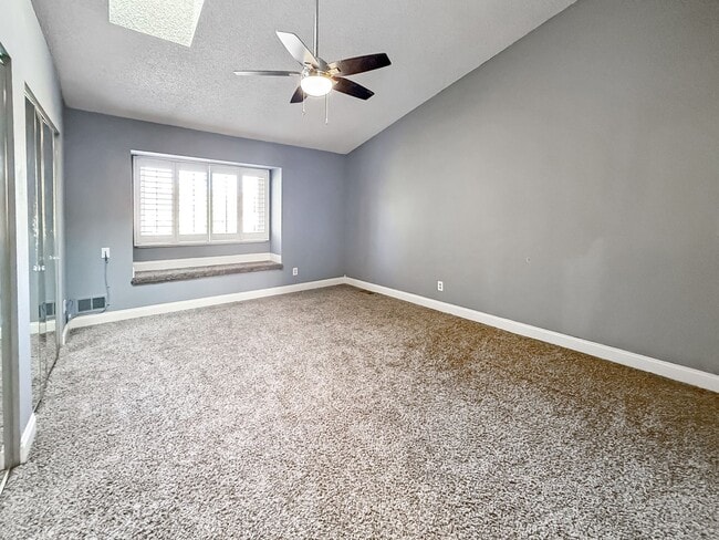 Building Photo - $0 DEPOSIT OPTION. CHARMING TWO-STORY TOWN...