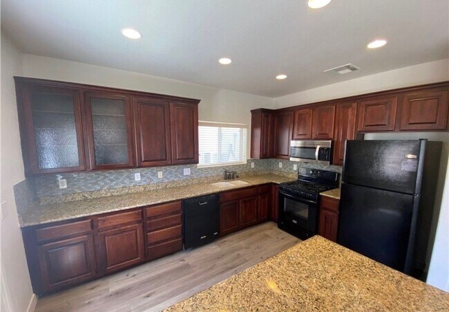 Building Photo - Must See in Centennial Area!