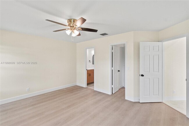 Building Photo - 9081 Lake Park Cir N