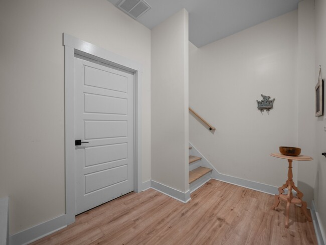 Building Photo - 408 Celtic Ash St