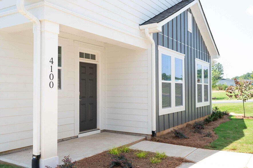 Private covered front entry - Amavi Sherrills Ford