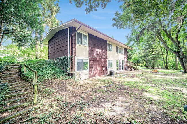 Building Photo - 1020 Traver Ct