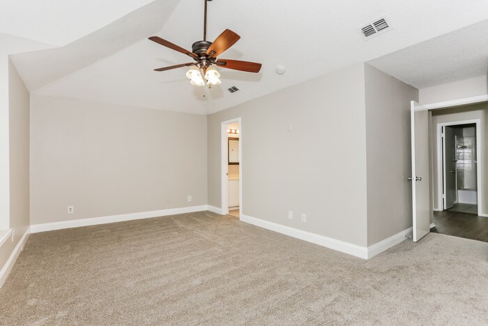 Building Photo - 6602 Pecanwood Dr