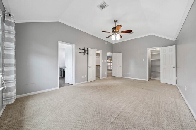 Building Photo - 16731 Creek Trail