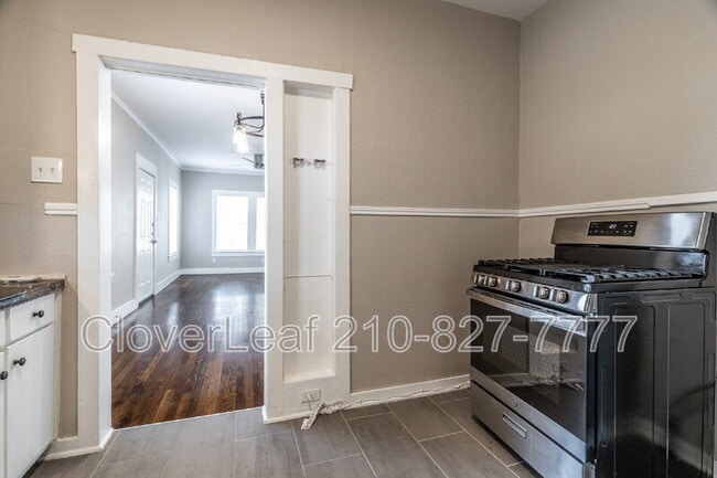 Building Photo - 206 Hoover Ave