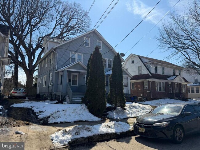 Building Photo - 244 Mansion Ave