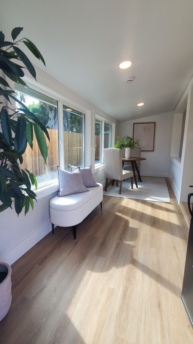 Sun filled entry room - 1453 Newport Ave