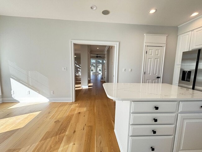 Building Photo - Available 2/1. GORGEOUS 3 BR/2.5 BA Home in Marais in Seaside Farms!