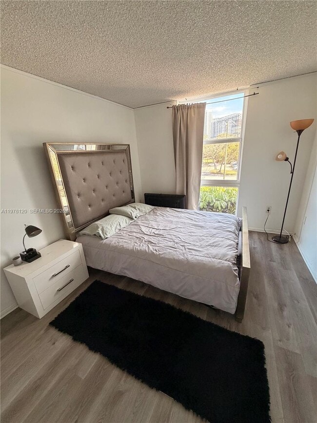 Building Photo - 16851 NE 23rd Ave