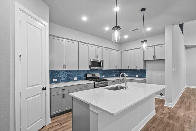 Building Photo - 1519 Noble Pk Dr