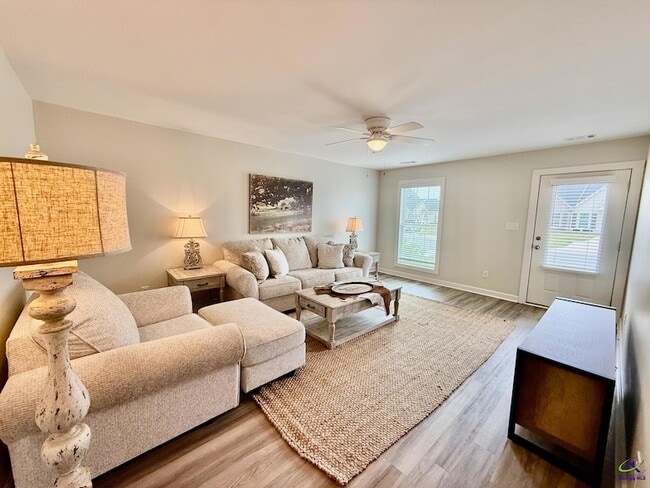 Building Photo - 123 Webster Wy