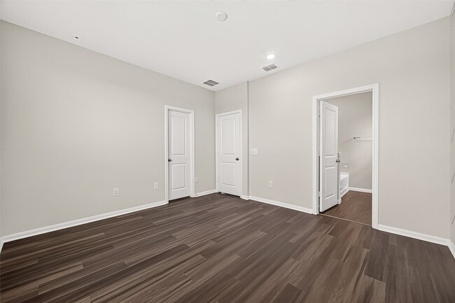 Building Photo - 16039 Kingfield Haven Dr