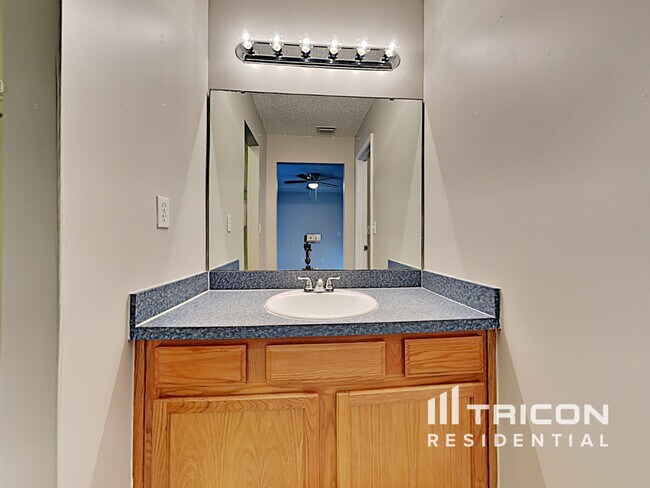 Building Photo - 4300 Lindy Trail