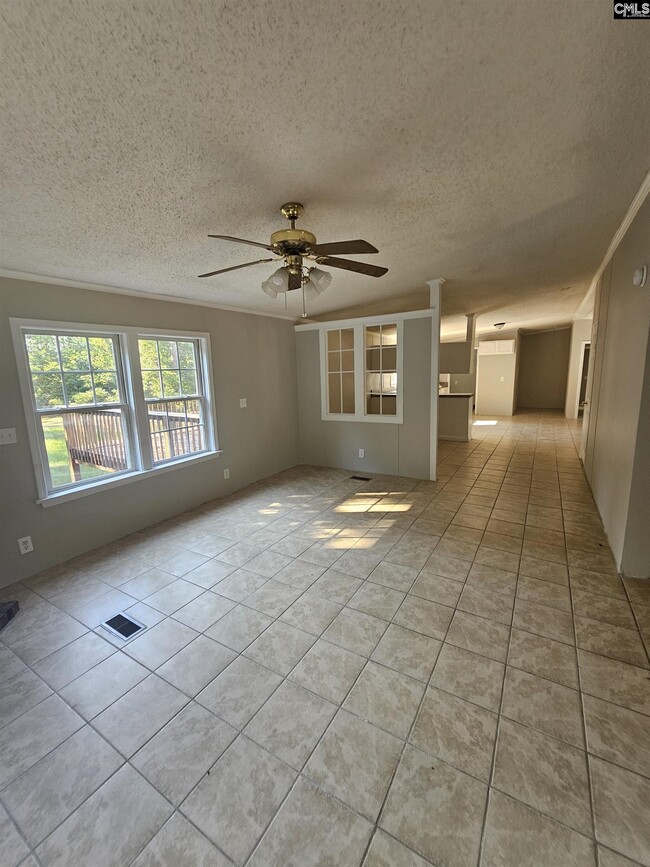Building Photo - 117 E Woods Ct