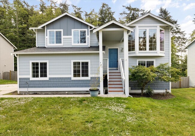 Building Photo - Beautiful Spacious 4 Bedroom 2.75 Bathroom...