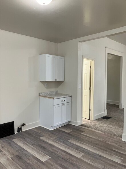 Building Photo - 319 W Nebraska Ave