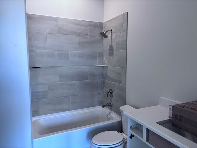 Building Photo - Brand New Ivory Home close to Sand Hollow