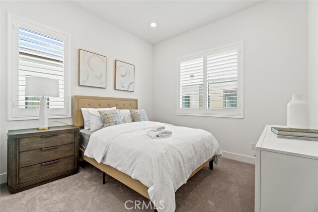 Building Photo - 9337 Astor