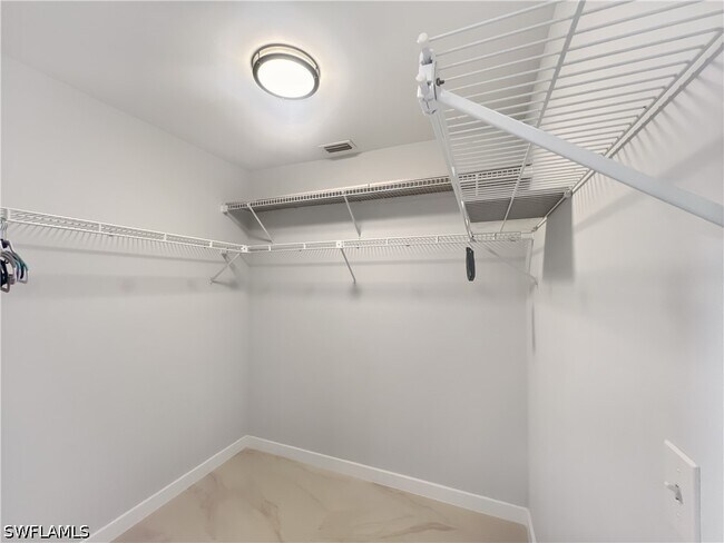 Building Photo - 5908 Cranbrook Way