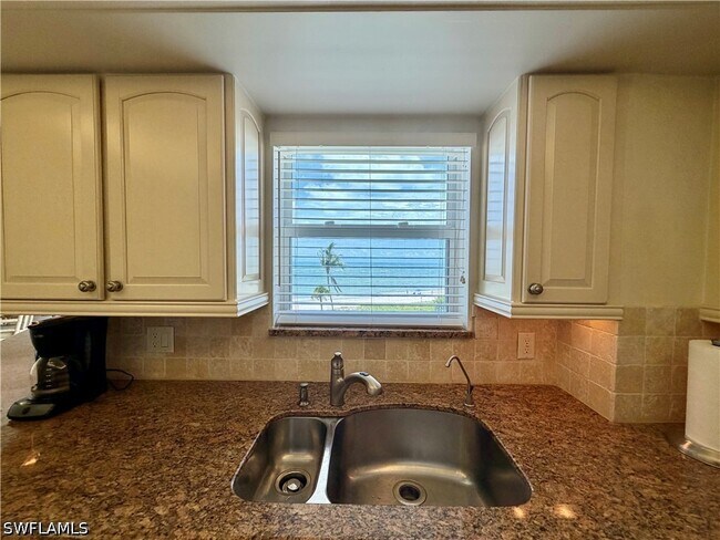 Building Photo - 10701 Gulf Shore Dr
