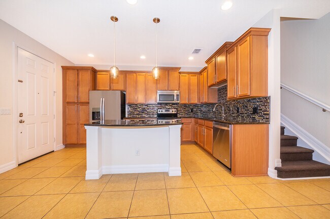 Building Photo - 10132 Eagle Creek Center Blvd