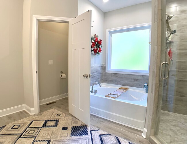 Building Photo - 260 Bluebriar Trace