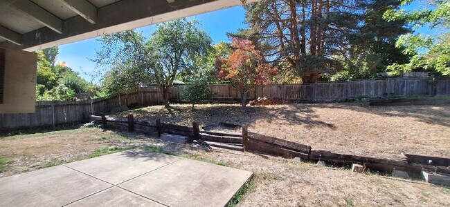 Building Photo - 3424 NW Satinwood St