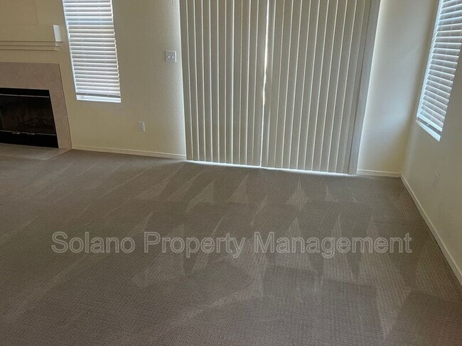 Building Photo - 480 Stern Dr